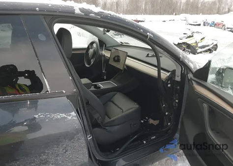 2024 Tesla Model Y Long Range Dual Motor All-Wheel Drive from USA, damaged, VIN 7SAYGDEE8RA243886